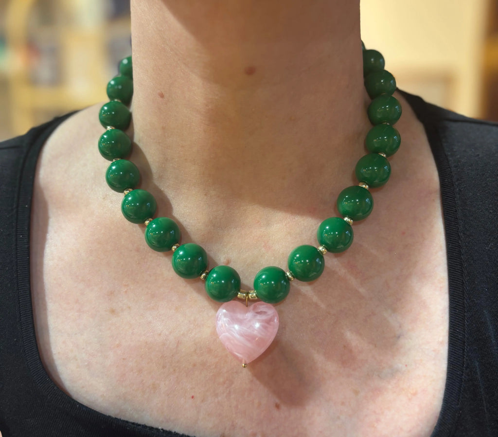 Collier perles acrylique cœur ALMA