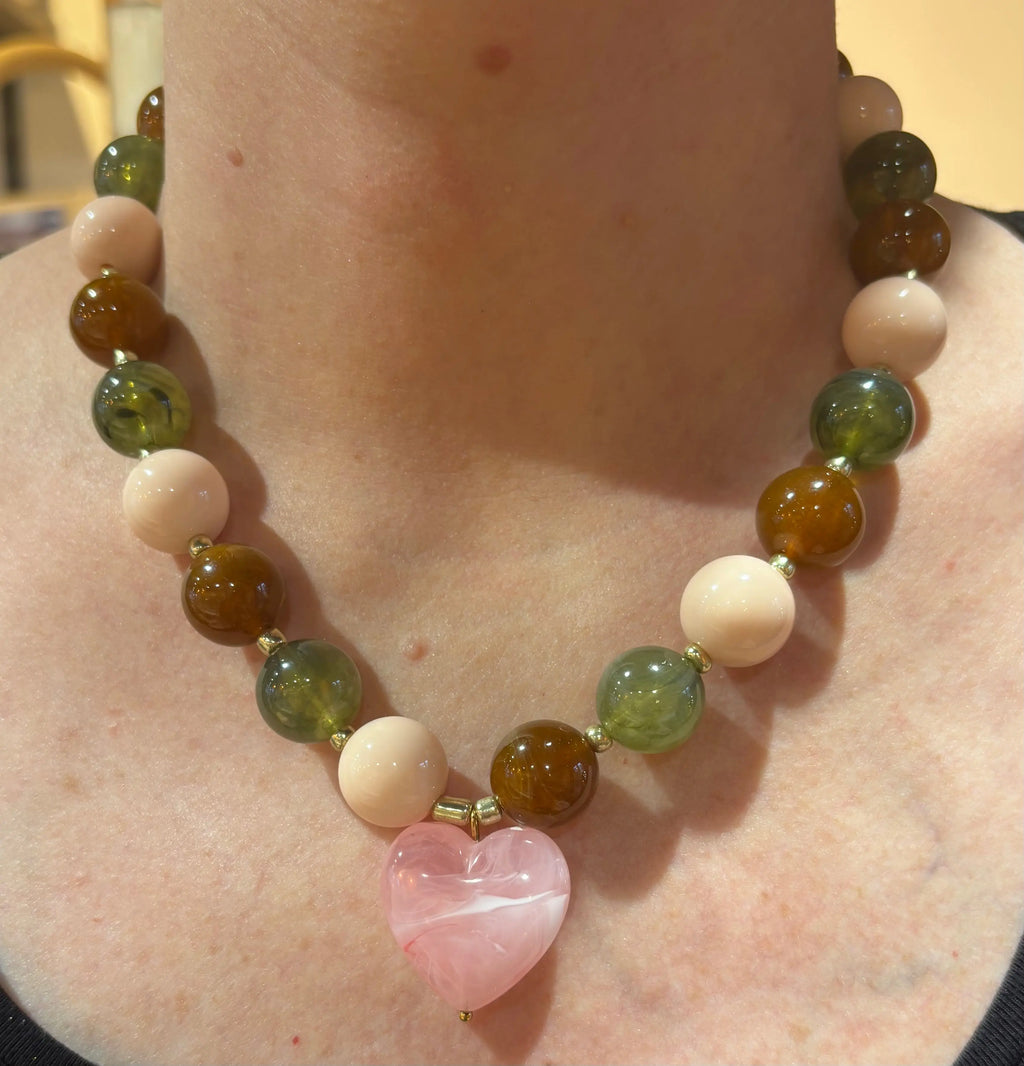 Collier perles acrylique cœur ALMA