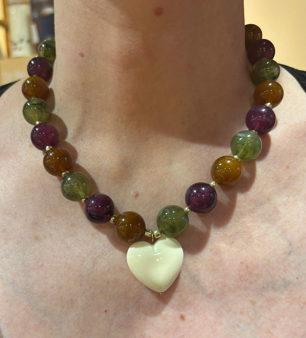 Collier perles acrylique cœur ALMA