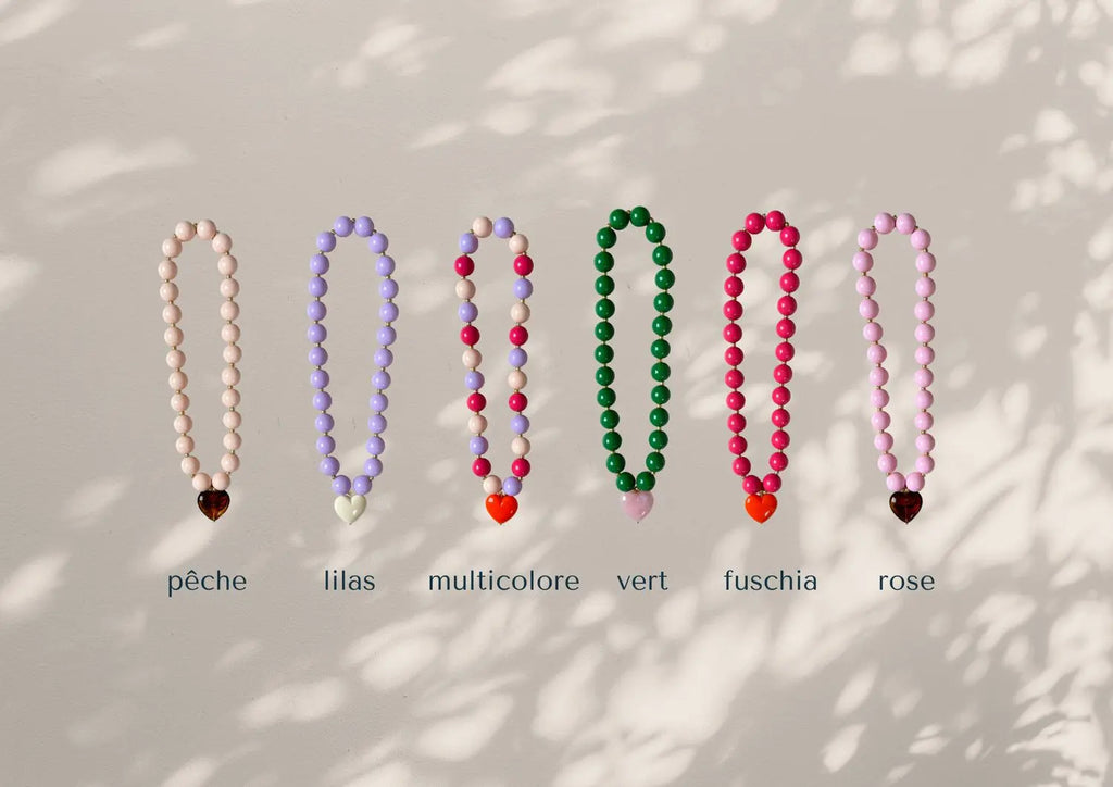 Collier perles acrylique cœur ALMA