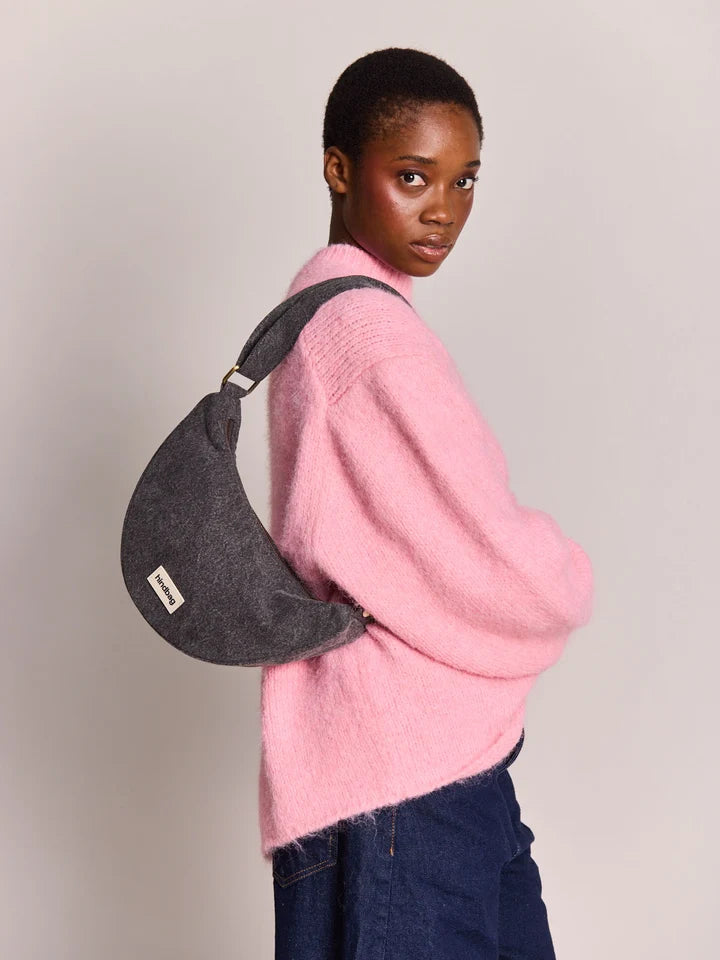 Sac demi-lune Andrea modulable, style urbain chic et pratique au quotidien Hindbag Hindbag