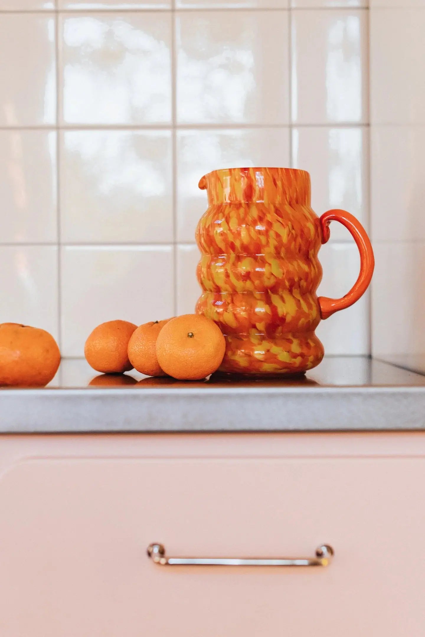 Carafe Elianor orange jaune en verre moucheté