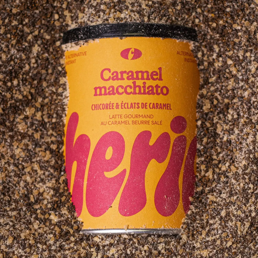 Macchiato chicorée caramel aux éclats de beurre salé – Boisson gourmande