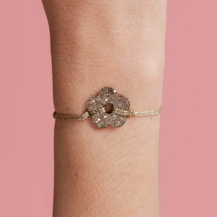 Bracelet fleur résine ajustable coloré fait main Les nicolettes