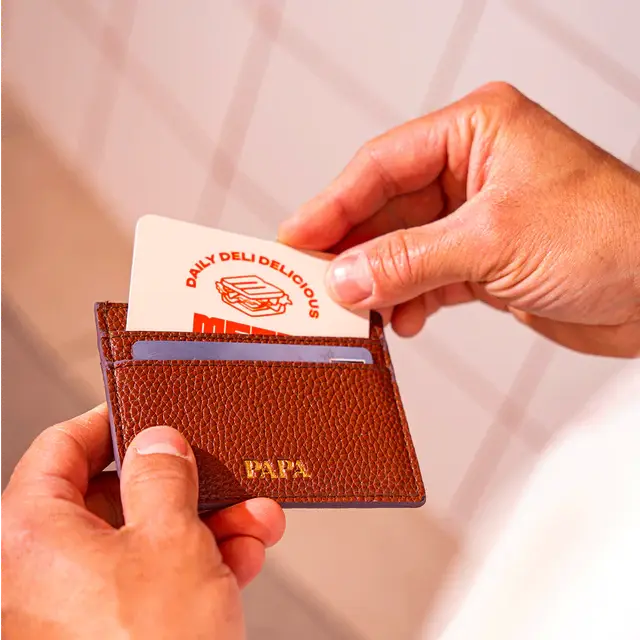 Porte-cartes Papa cuir marron personnalisé Mon petit Léon
