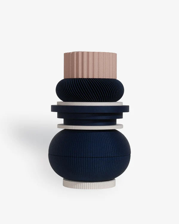 Vase bleu TOTEM design empilable Minimum design Les curieuses